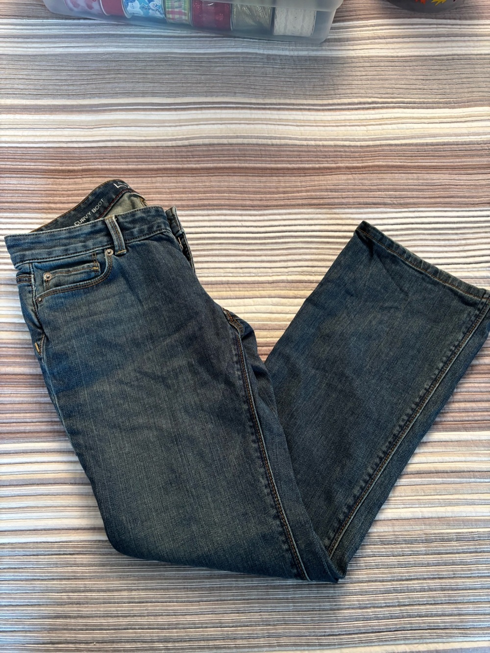 Ann Taylor LOFT Curvy Boot Jeans in medium Blue Wash 4P